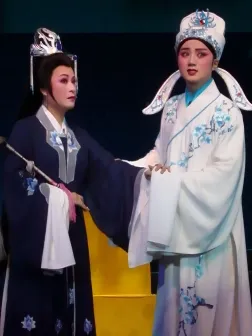 余少群个人照