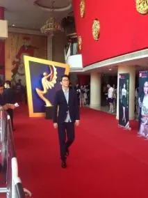侯磊近照
