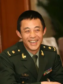 侯勇近照