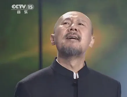 腾格尔近照